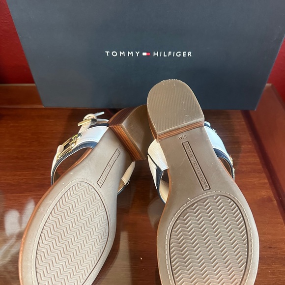 TOMMY HILFIGER KEELY SANDALS WOMEN 5.5, NWT - Picture 6 of 7